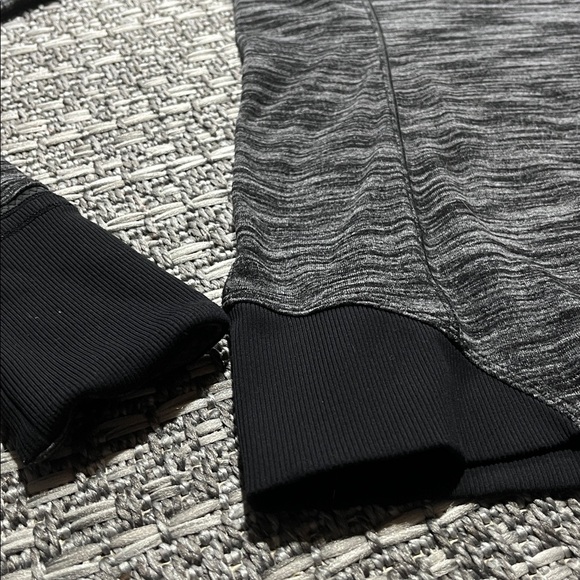 Lululemon | Quarter Zip Sweater - Picture 2 of 16